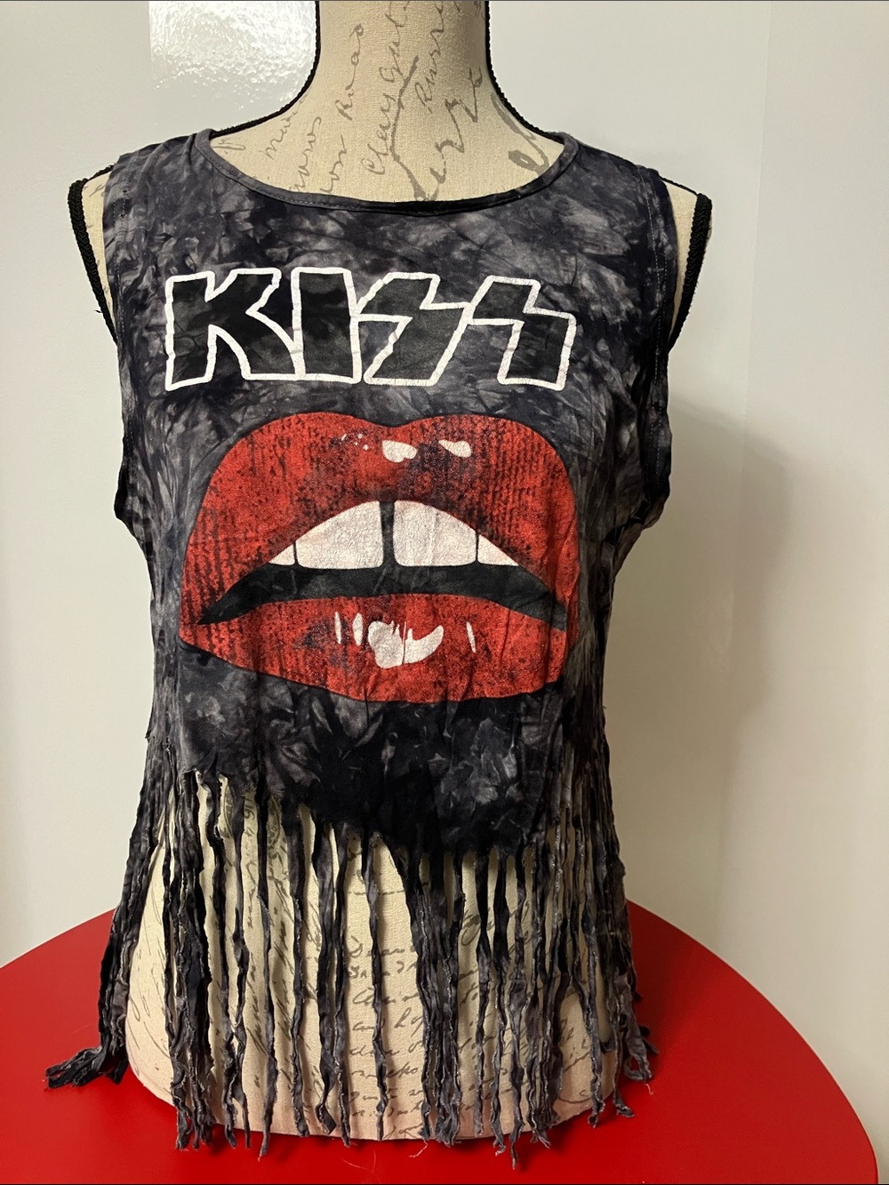 KISS Muscle Tank Top Sz M Distressed Tie Dye w/Fringed Hem